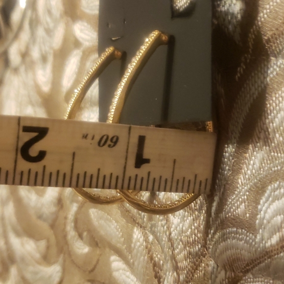 HOOPS - Picture 8 of 8